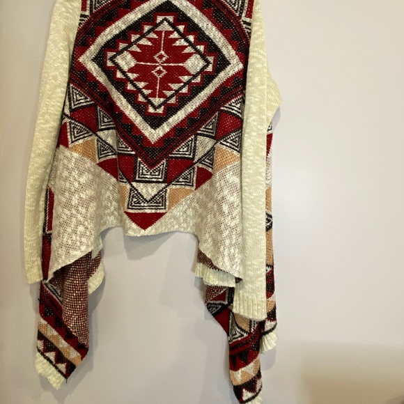 Beautiful Asymmetrical Cardigan with Aztec Inspired Print - Picture 3 of 4